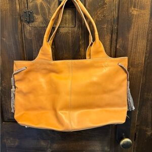 G.I.L.I. Leather Tote in Camel